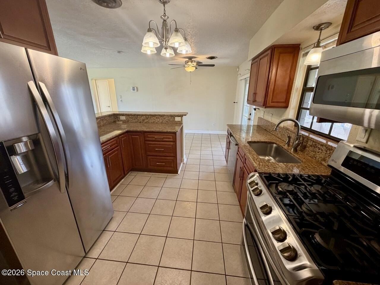 974 Golf St - Photo 4 of 12