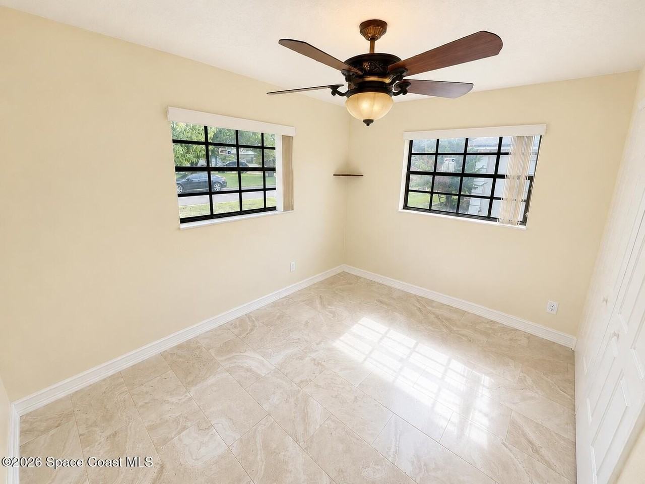 974 Golf St - Photo 5 of 12