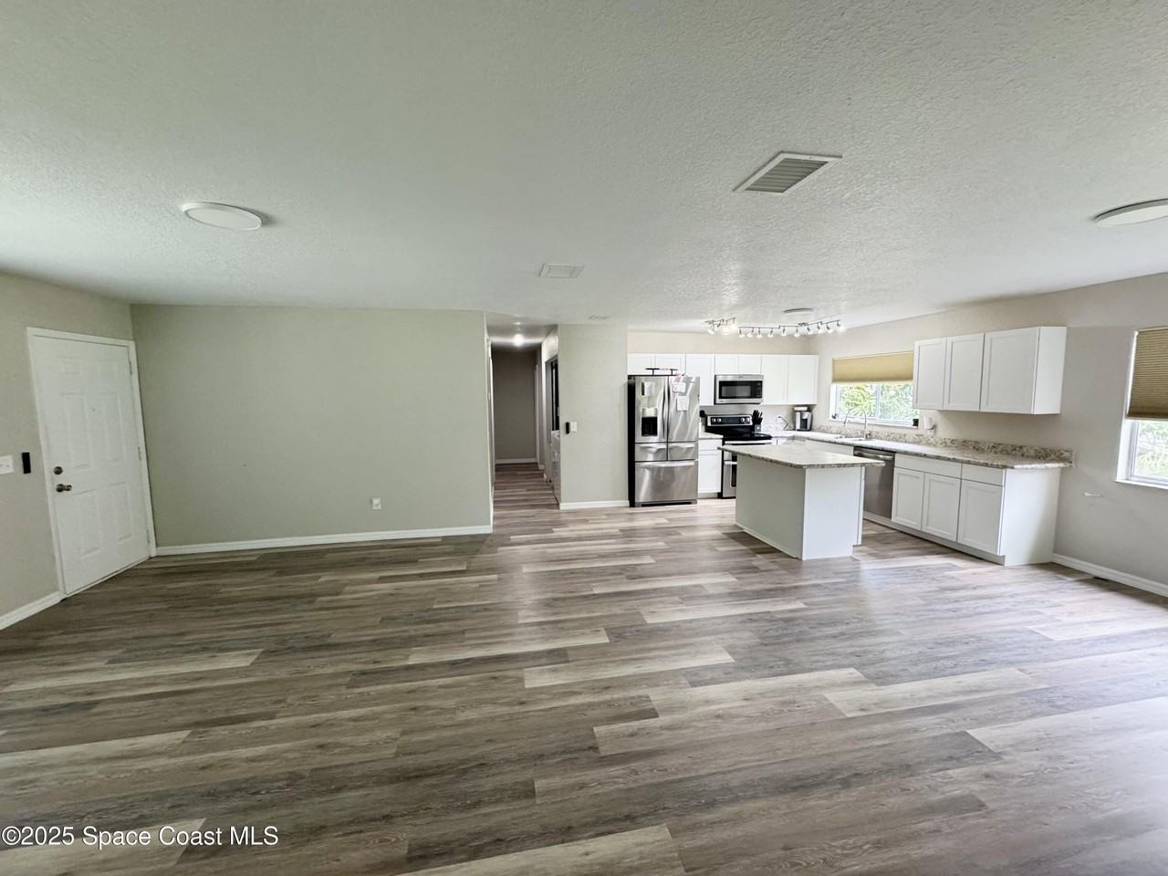 1259 Cambo Ct Ne - Photo 2 of 16