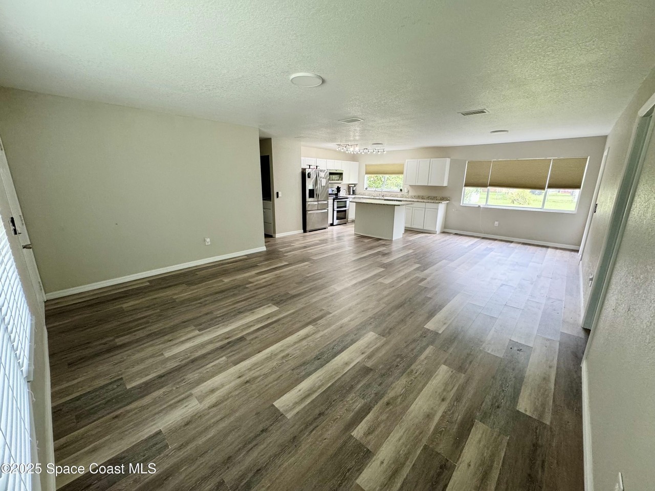 1259 Cambo Ct Ne - Photo 3 of 16
