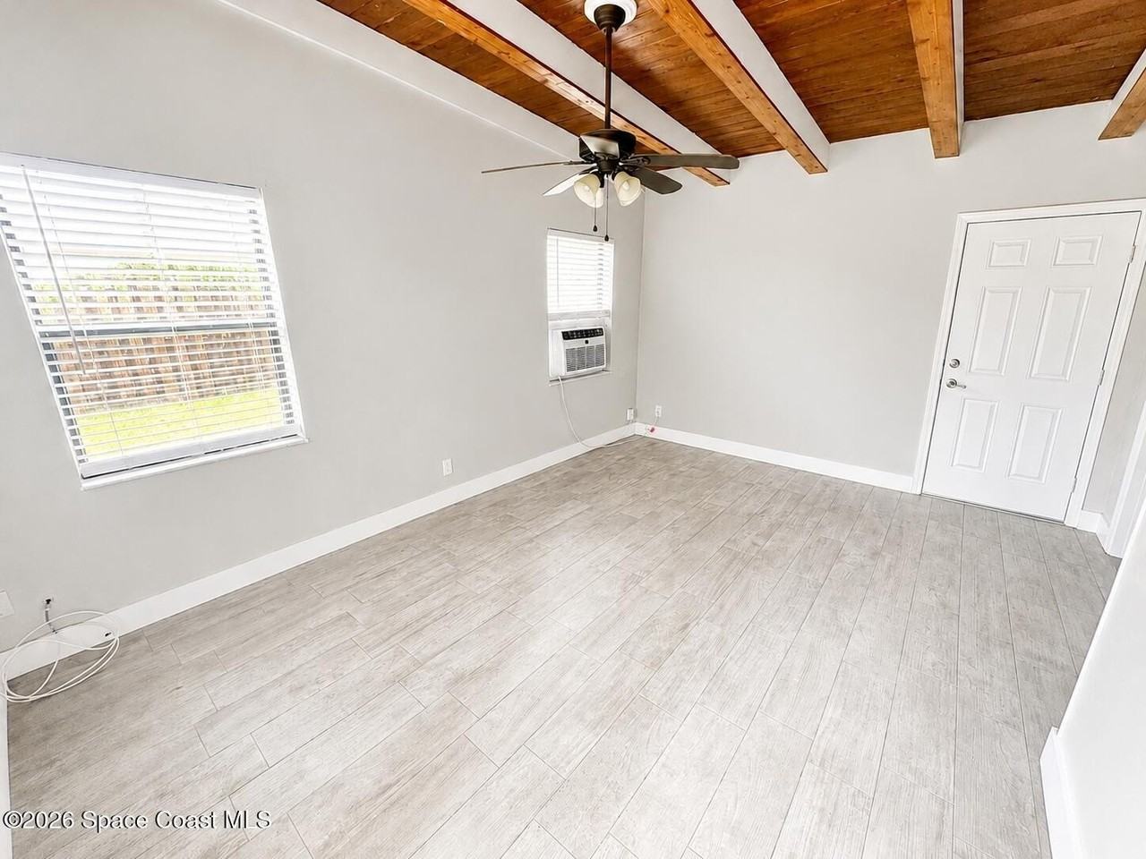 1604 S Miramar Ave - Photo 2 of 8