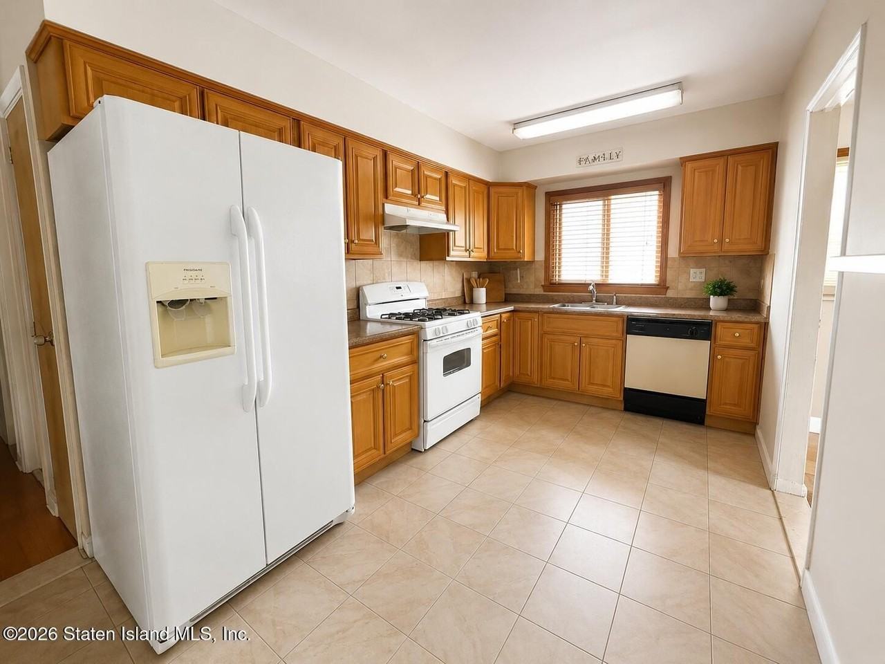 31 Thomas St - Photo 3 of 9