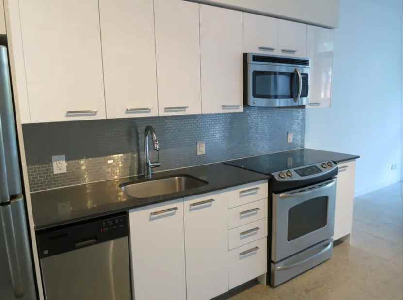 510 King St E #413 - Photo 2 of 19