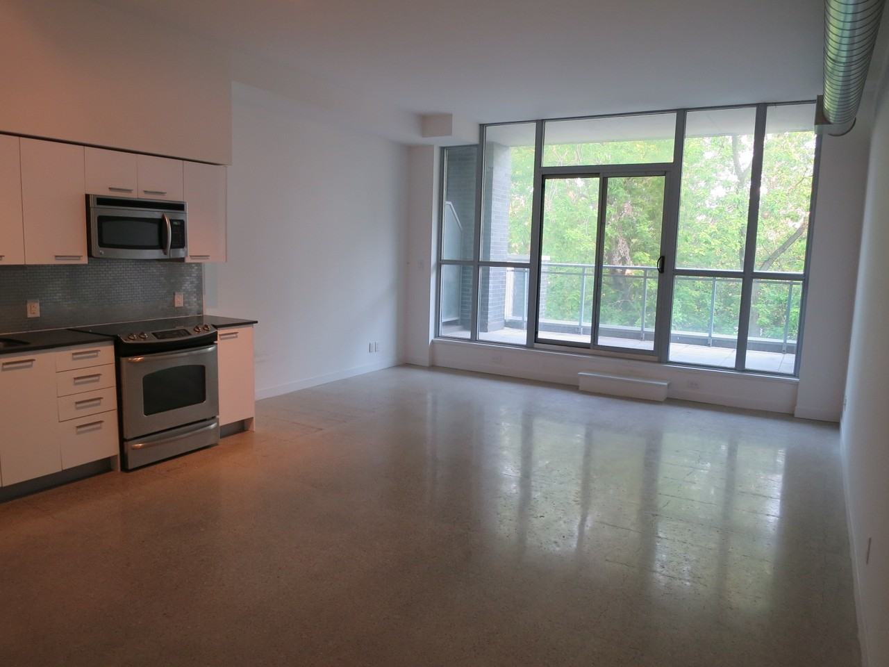 510 King St E #413 - Photo 3 of 19