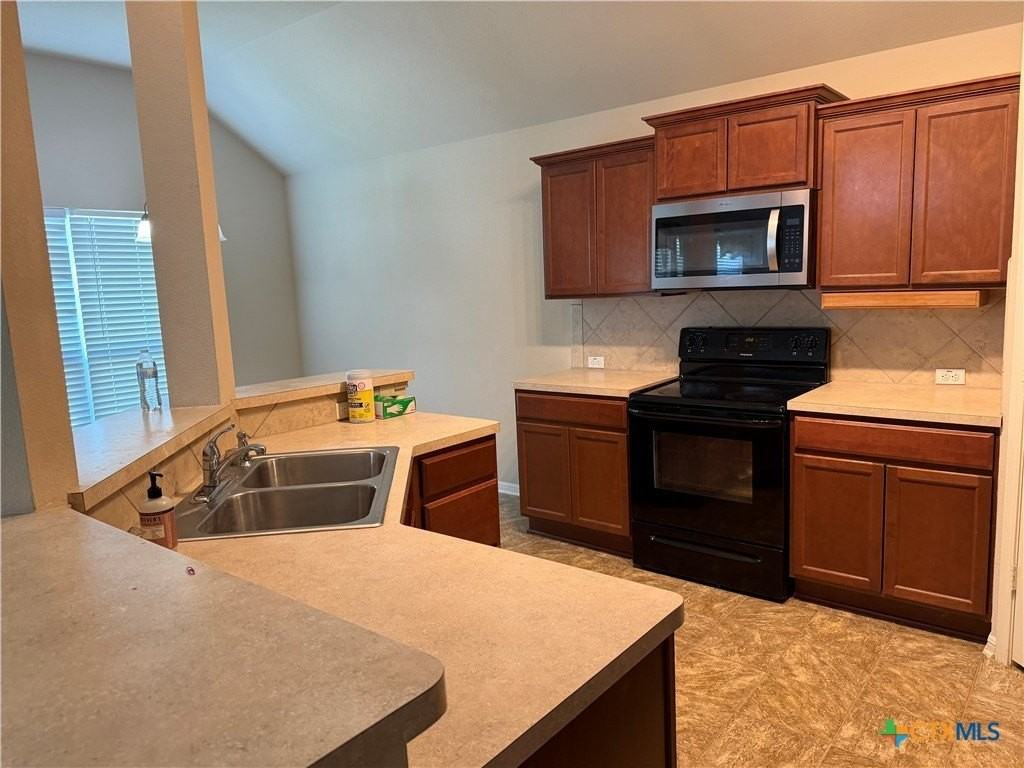 5811 Alexandria Dr - Photo 6 of 21