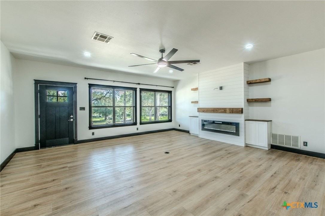 466 Arrowhead Point Rd #A - Photo 6 of 33