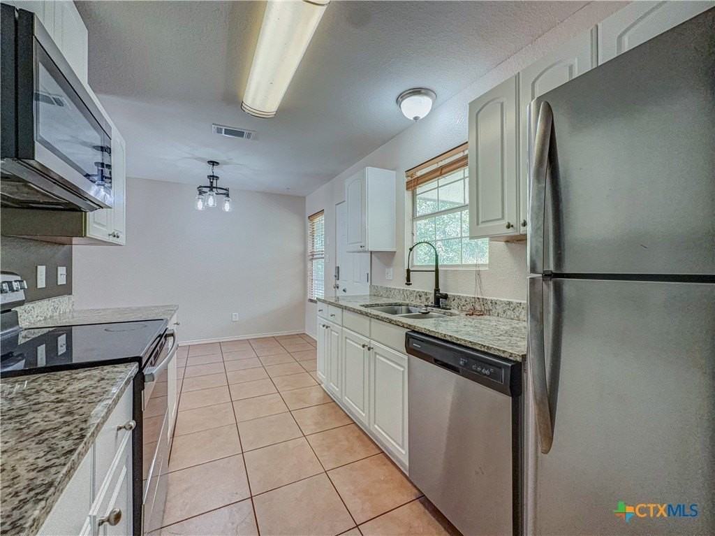 512 N Main St - Photo 2 of 16