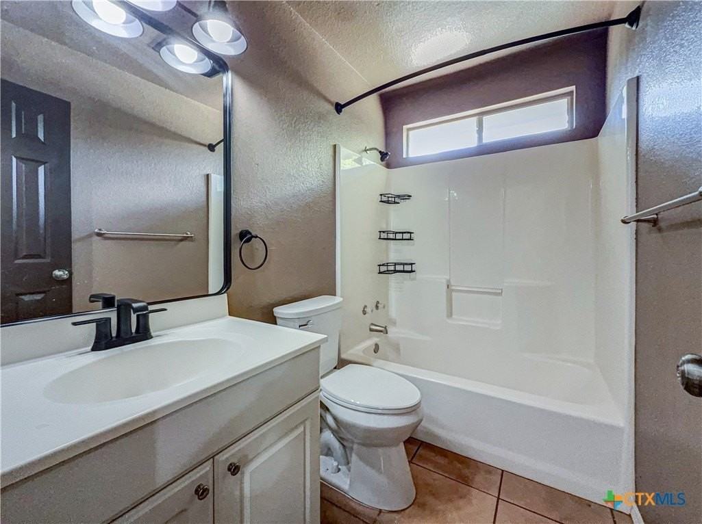 512 N Main St - Photo 4 of 16