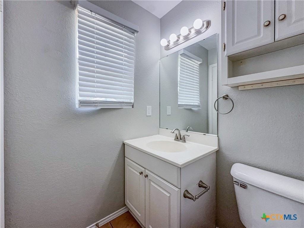 512 N Main St - Photo 5 of 16