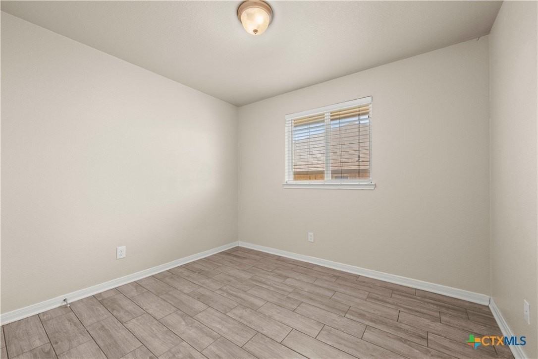410 Pointer St - Photo 7 of 28