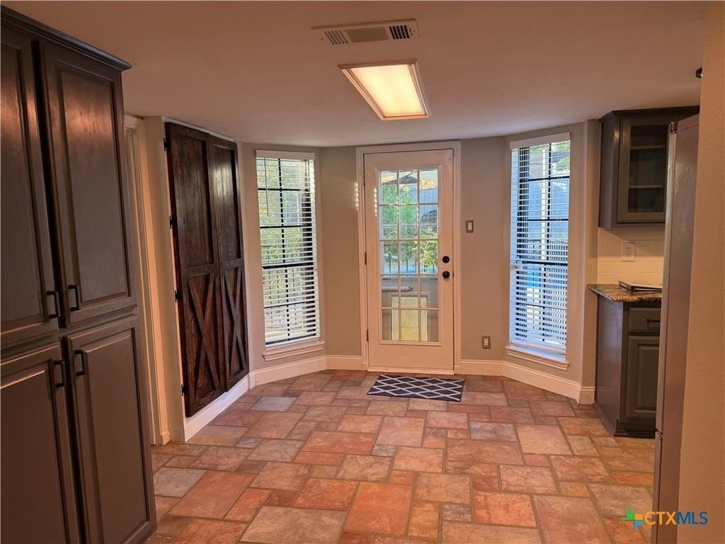 506 Pecos Trl - Photo 5 of 34