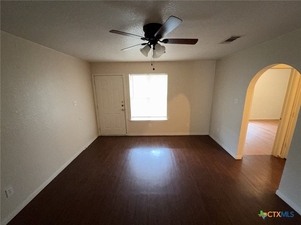 1407 Dugger Cir #C - Photo 3 of 19