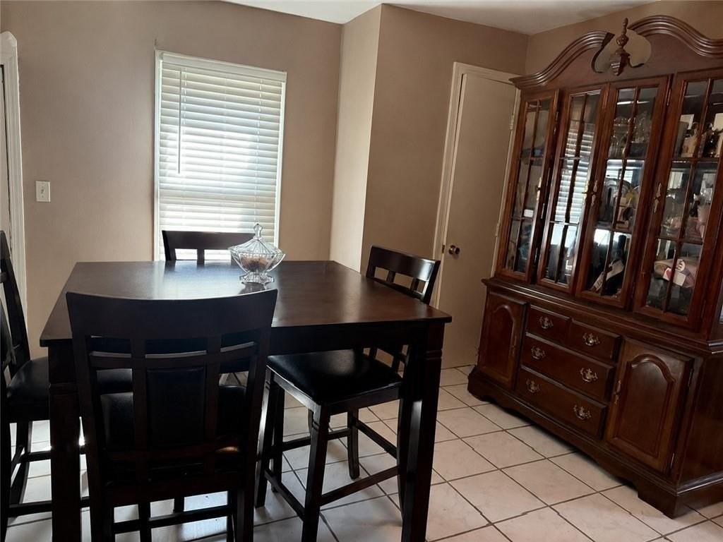 62 De Pinedo St - Photo 7 of 14