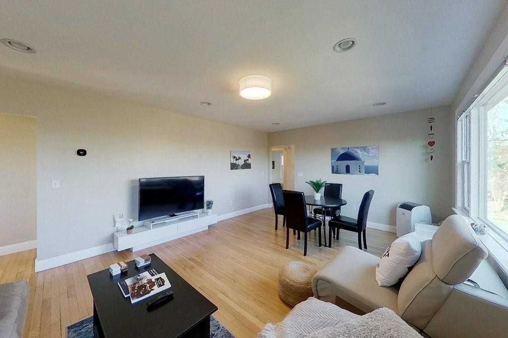 2 Boulevard E #2 - Photo 4 of 34