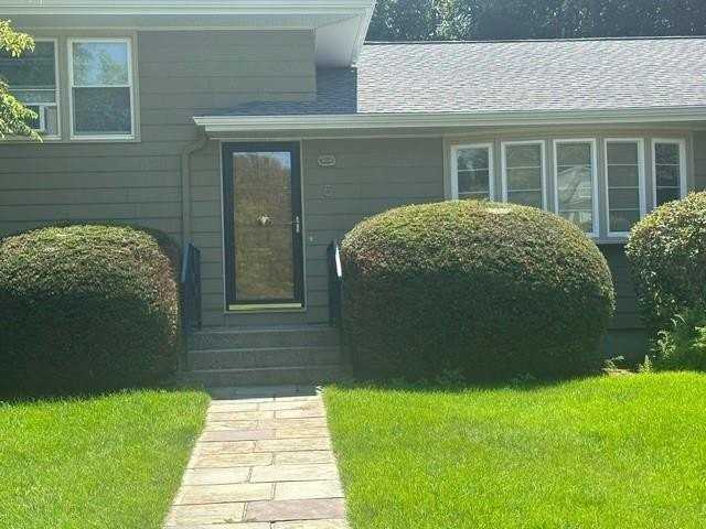 5 Bayview Dr #1 - Photo 2 of 10