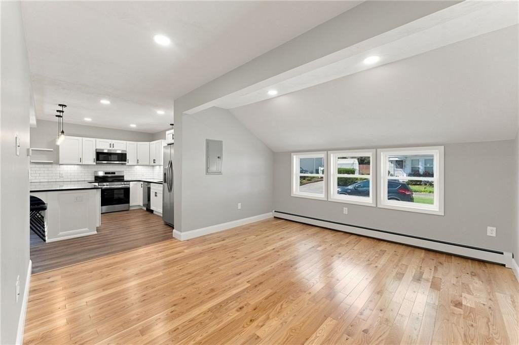 20 Grace Ave - Photo 5 of 17