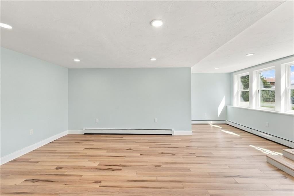 16 Grace Ave - Photo 5 of 22
