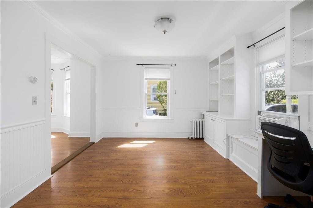 272 Boulevard - Photo 5 of 47