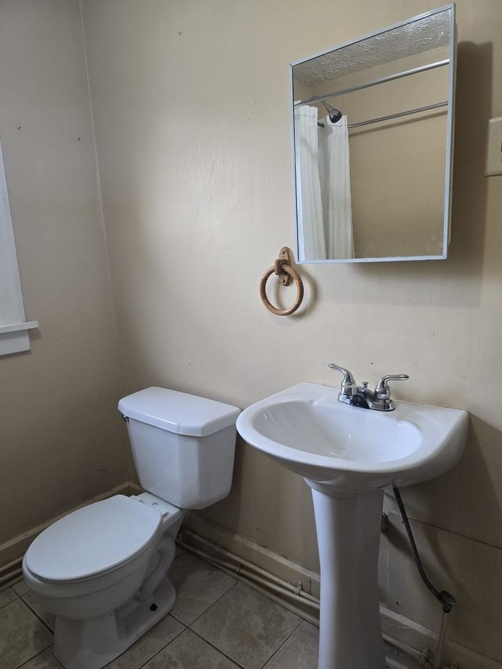 646 N Freedom Ave #646 - Photo 7 of 11