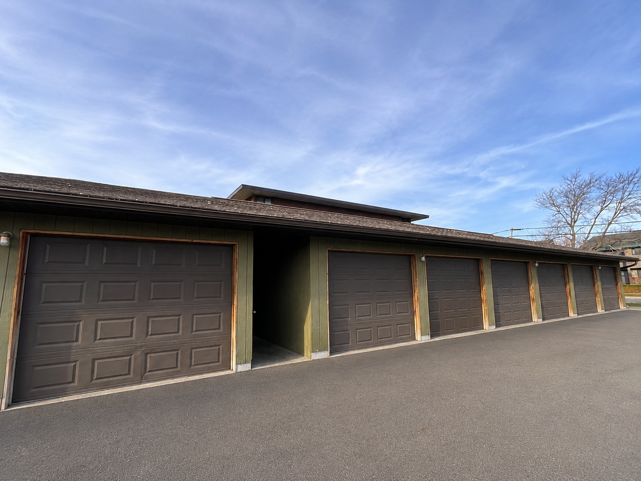 Lakeview Apartments - Photo 3 of 4