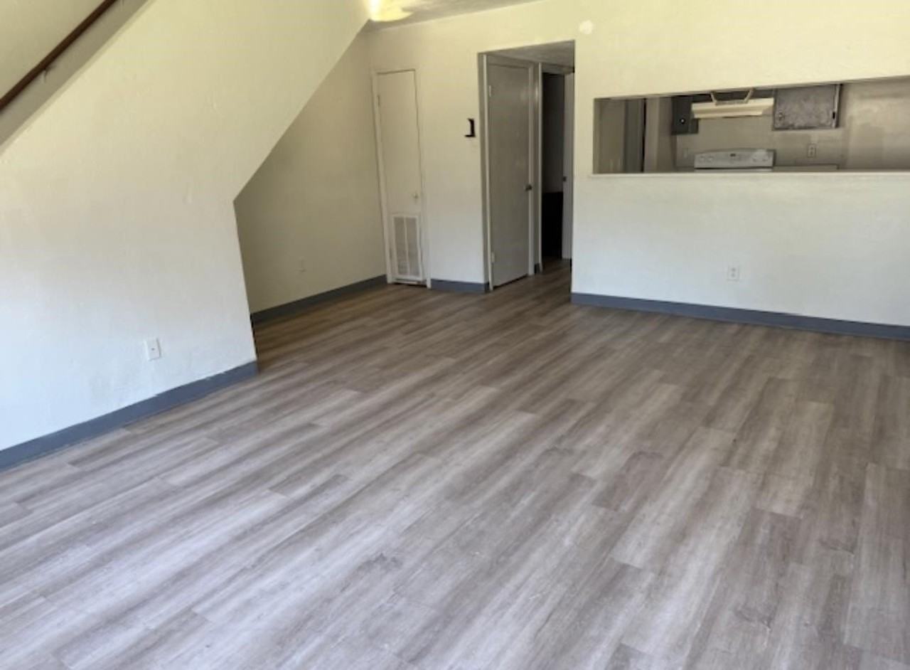 1830 Nekoma Ct - Photo 2 of 14