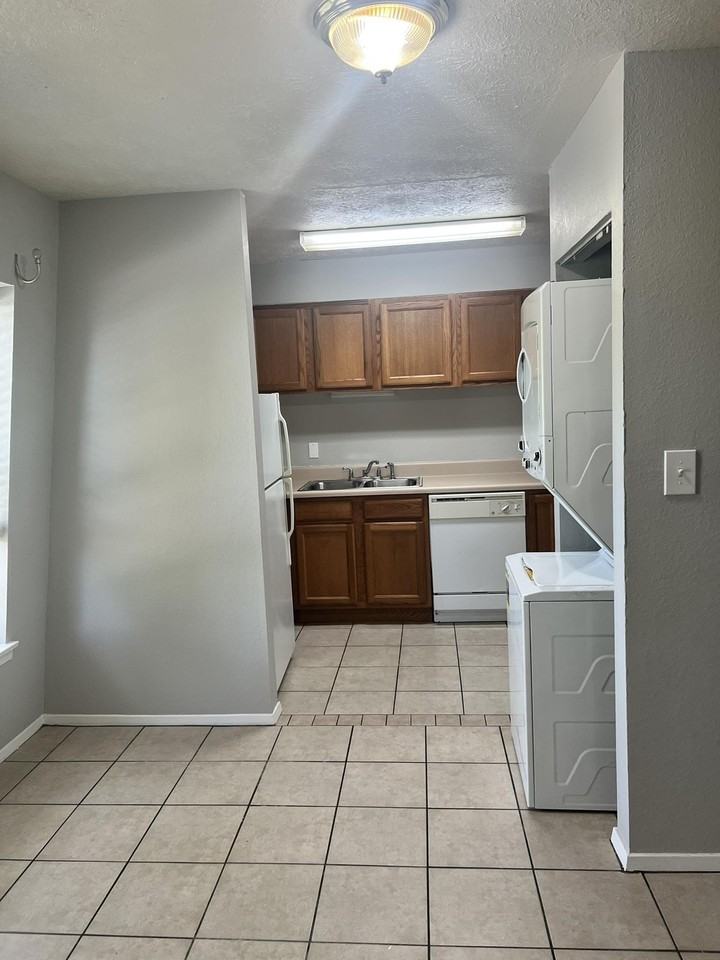 2020 Continental Ave #225 - Photo 2 of 9
