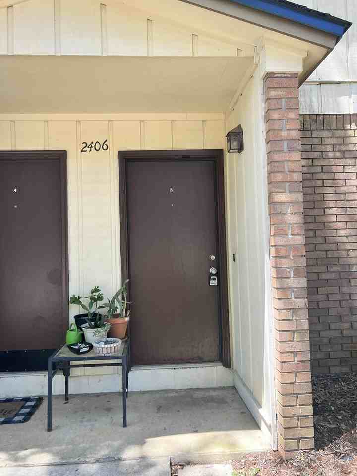 2406 Ramblewood Ct #B - Photo 2 of 13