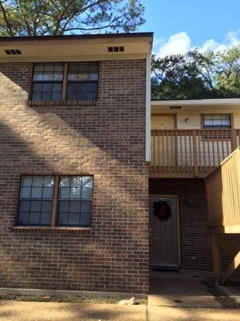 1102 Greentree Ct #F