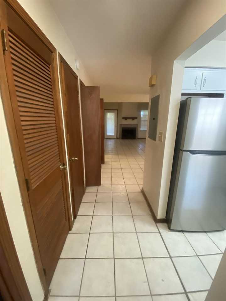 1102 Greentree Ct #F - Photo 3 of 19