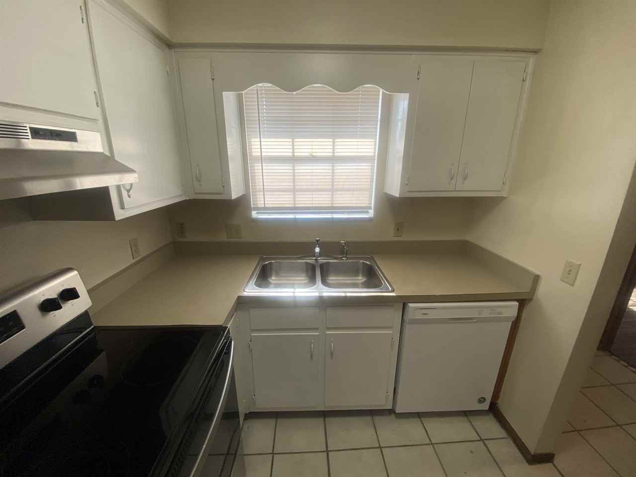 1102 Greentree Ct #F - Photo 6 of 19