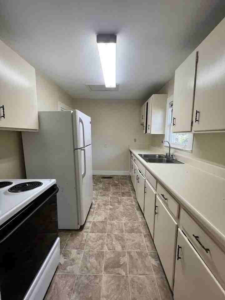 223 W 5th Ave - Photo 7 of 10