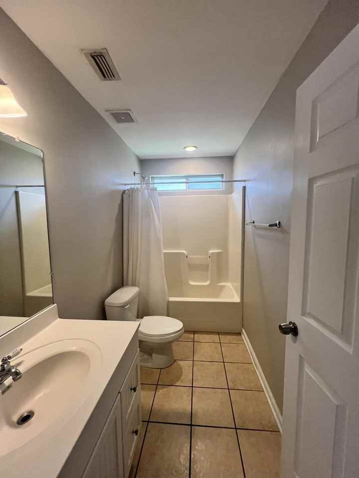 2633 Mission Rd - Photo 7 of 20