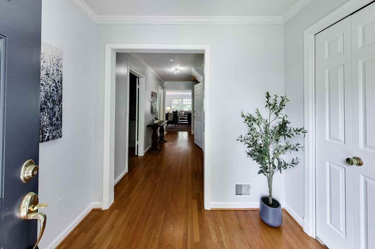 4736 Massachusetts Ave Nw - Photo 2 of 33