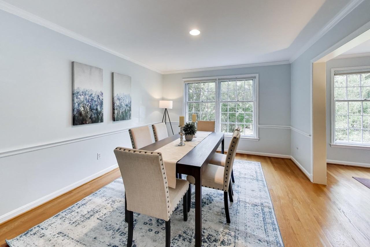 4736 Massachusetts Ave Nw - Photo 5 of 33