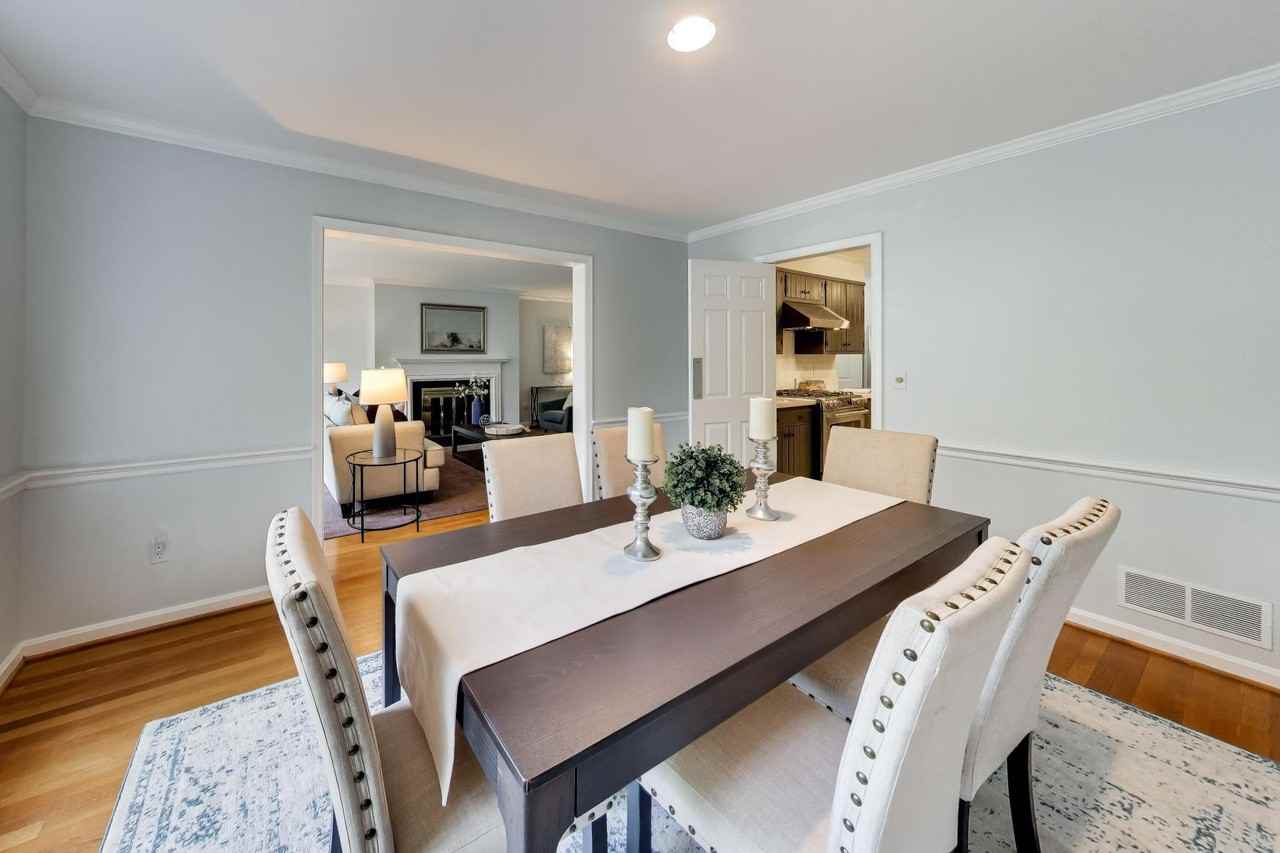 4736 Massachusetts Ave Nw - Photo 6 of 33