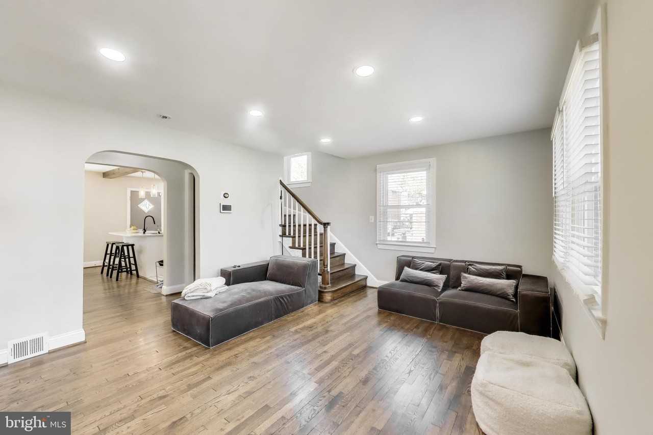 4609 Hillside Rd Se - Photo 5 of 33