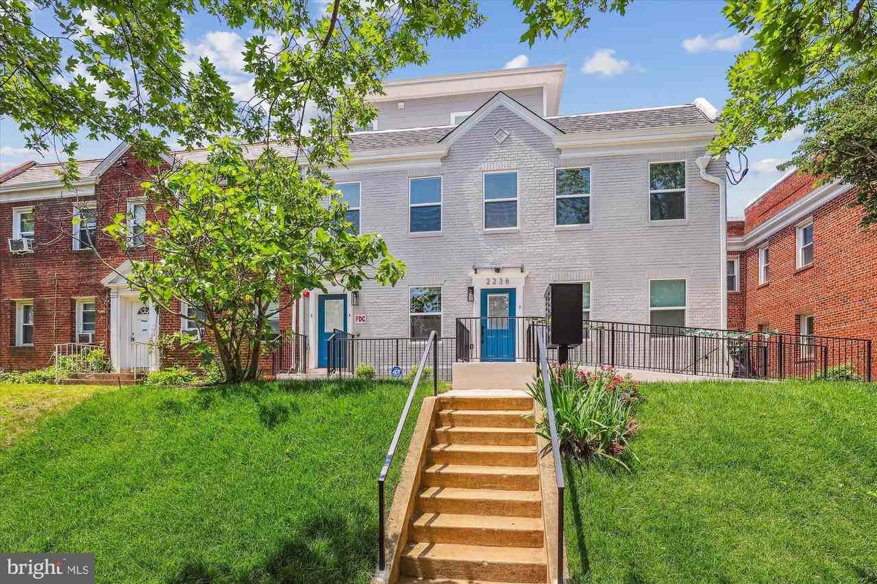 2236 40th St Nw #4 - Photo 3 of 38