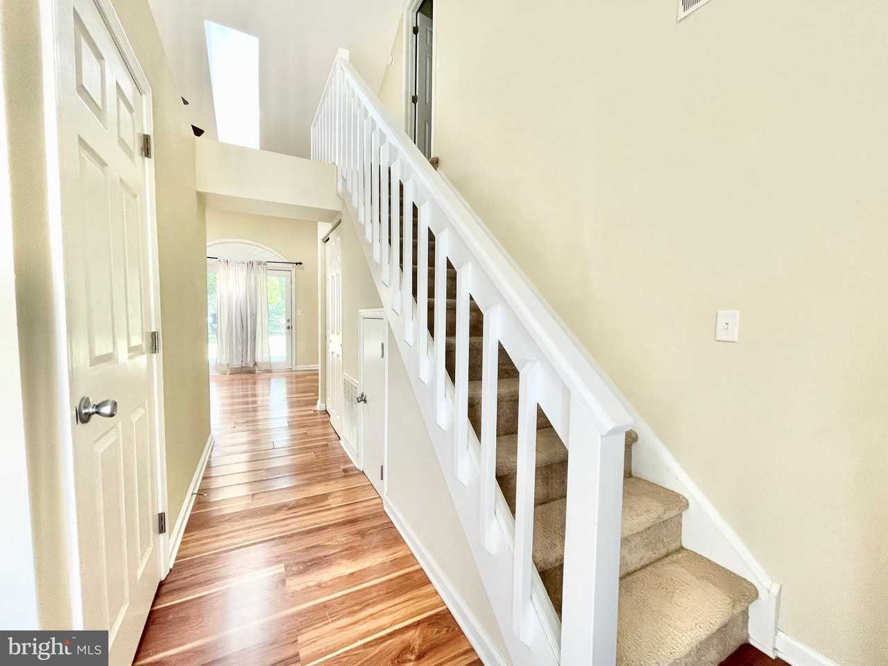 183 Stoney Dr - Photo 3 of 23