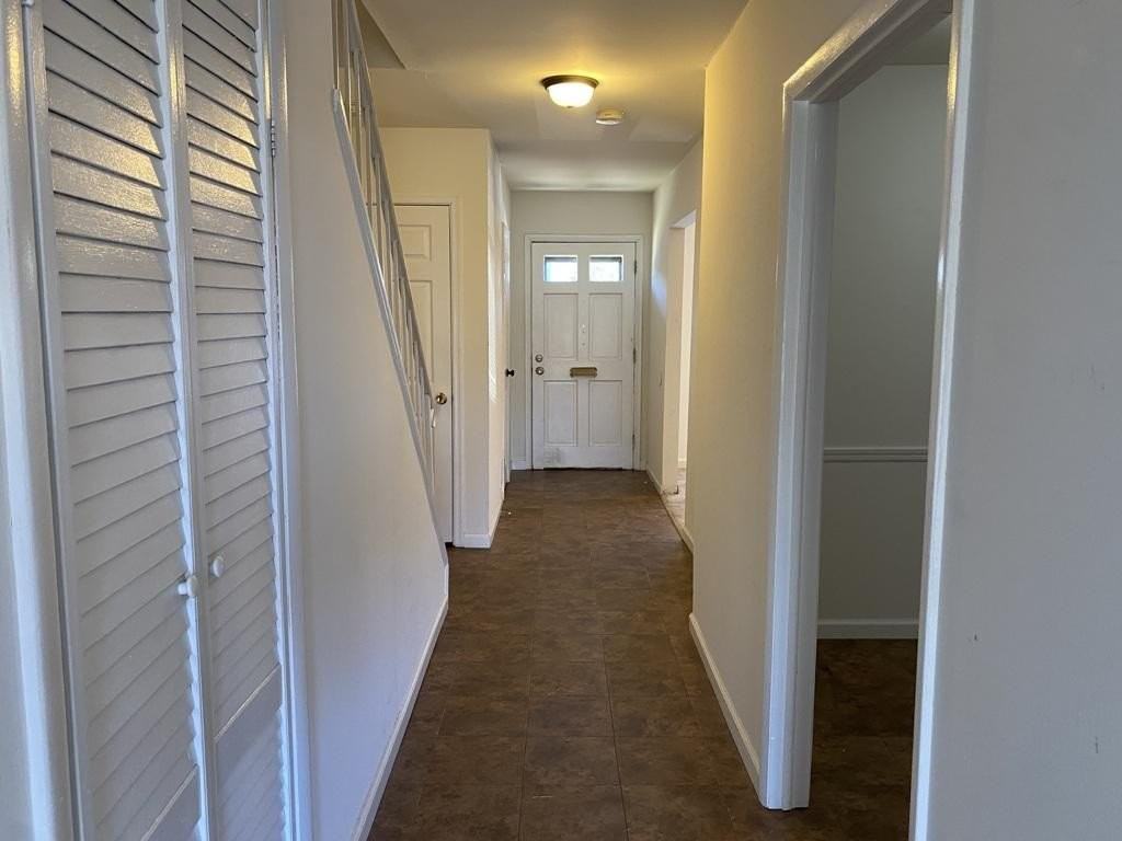 215 East Ct #215 - Photo 3 of 23