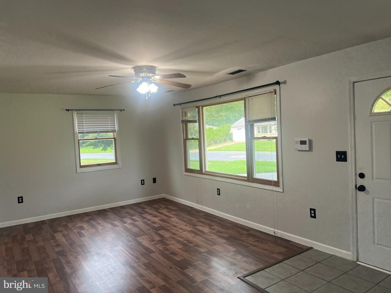 211 N Brownleaf Rd - Photo 5 of 16