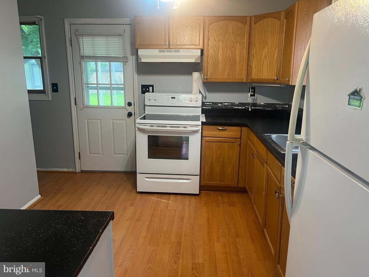 211 N Brownleaf Rd - Photo 7 of 16