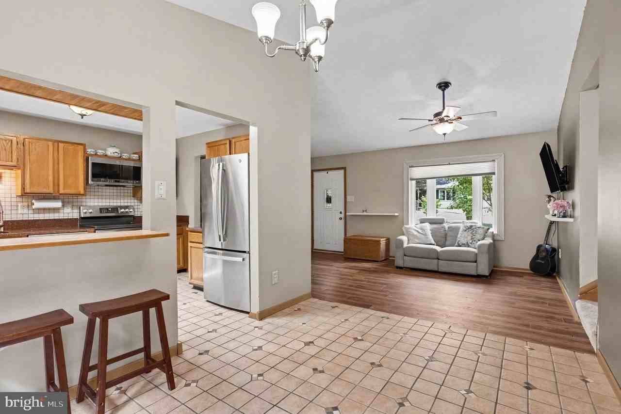 204 Kentucky Ave - Photo 5 of 24