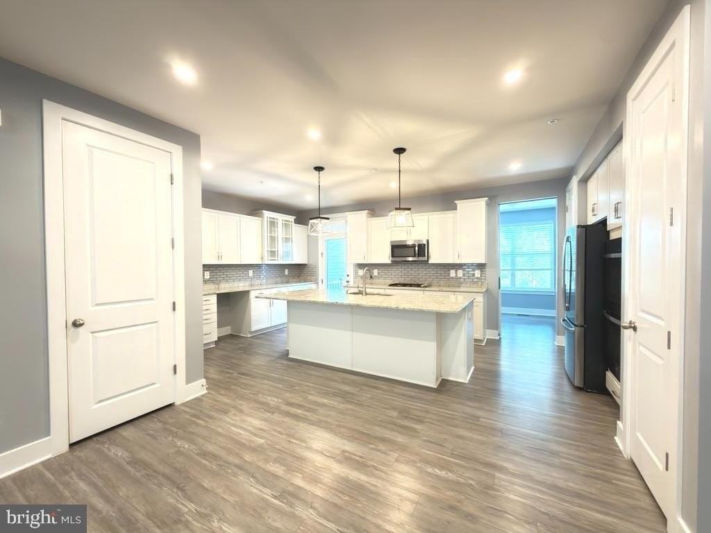 2512 Buckthorn Dr - Photo 3 of 34
