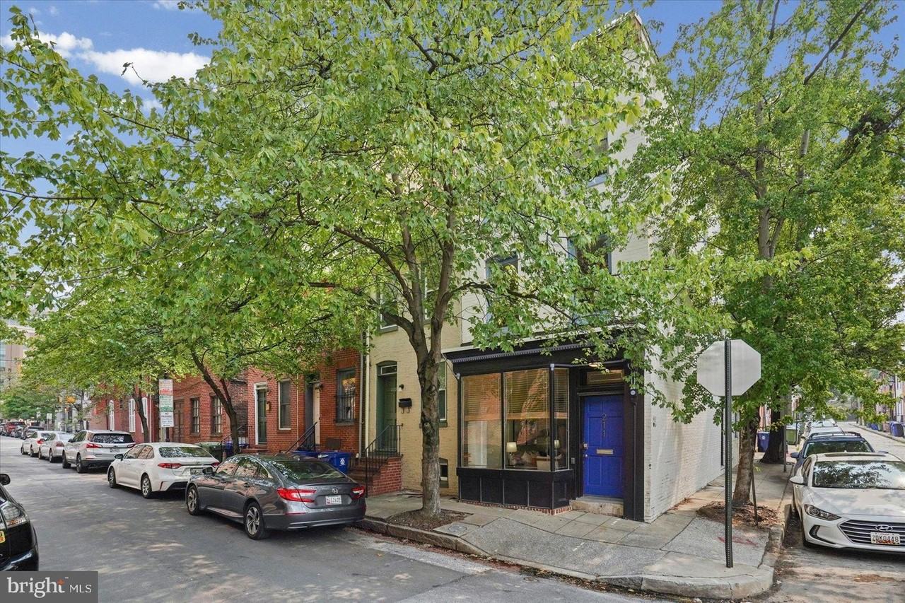 211 Penn St - Photo 2 of 38