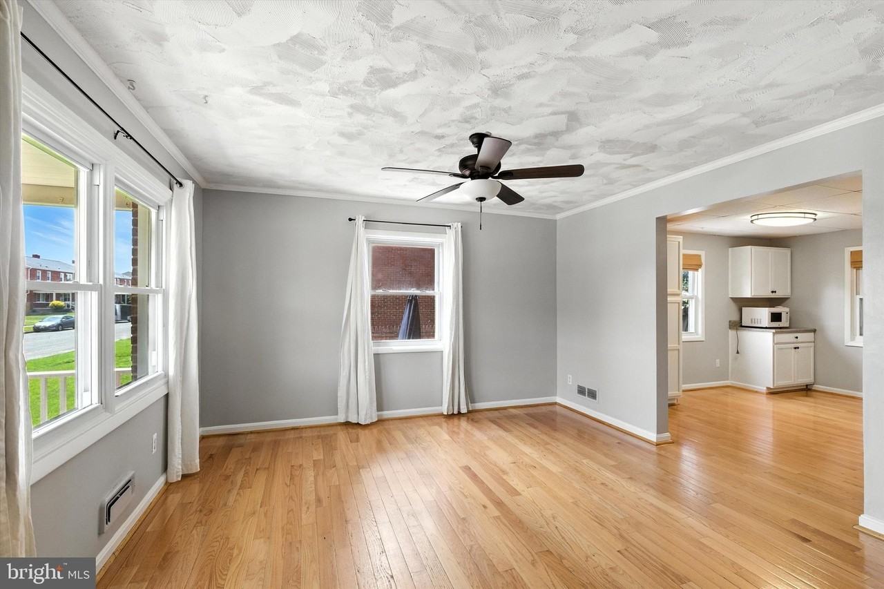 1740 Stokesley Rd - Photo 6 of 24
