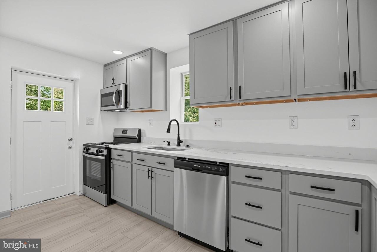 6370 Raymond Augustus Pl - Photo 2 of 15