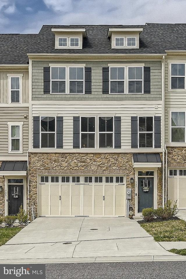 737 Iron Gate Rd - Photo 2 of 27