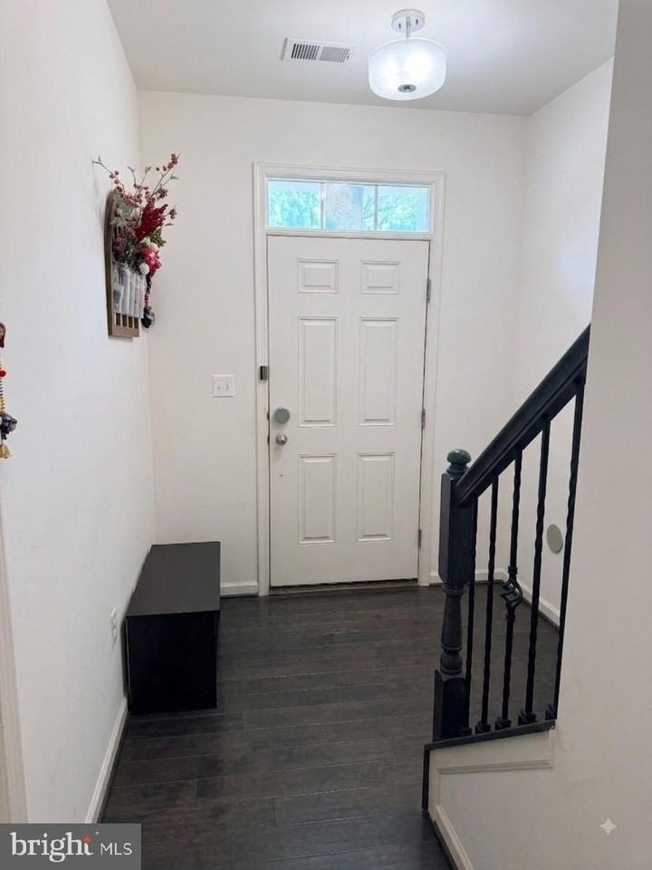 7701 Ken Dannager Ct - Photo 4 of 29