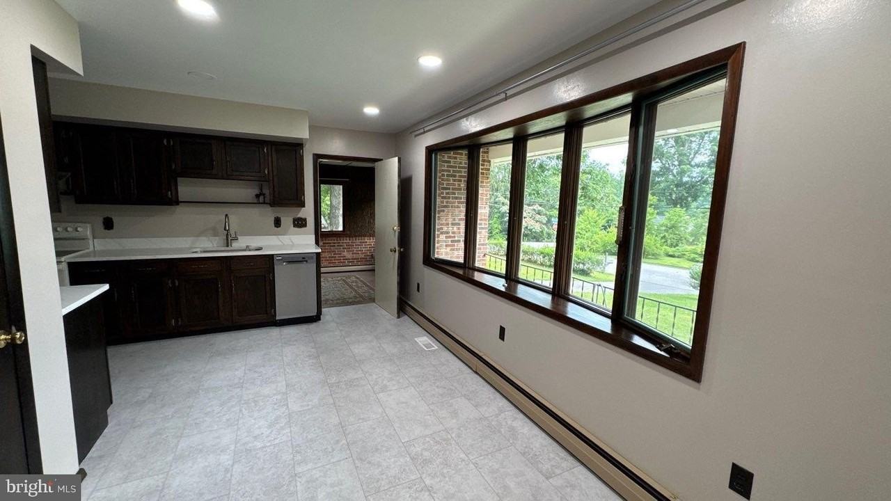5157 Bonnie Acres Dr - Photo 5 of 28