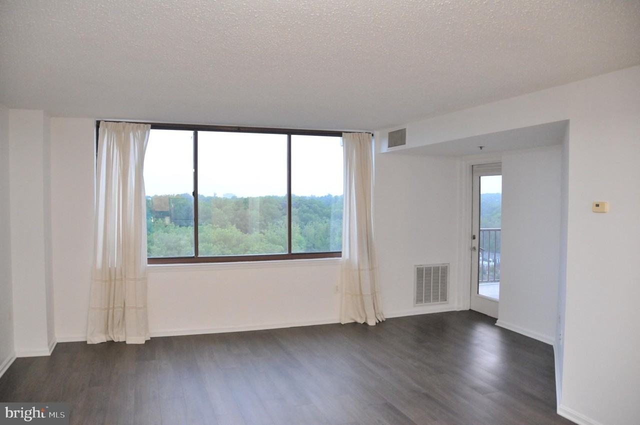 10101 Grosvenor Pl #1804 - Photo 5 of 10